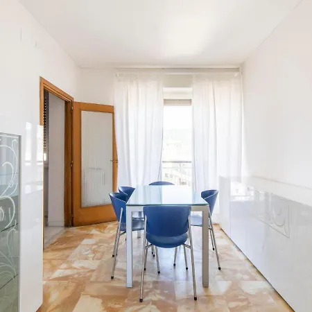 Scenic In With Garden And Terrace Appartement