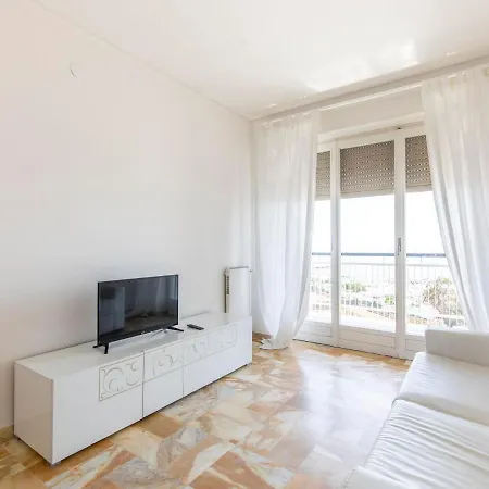 Scenic In With Garden And Terrace Appartement *
